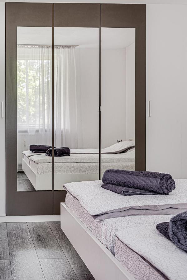 Gabriel Apartment Arad Kültér fotó