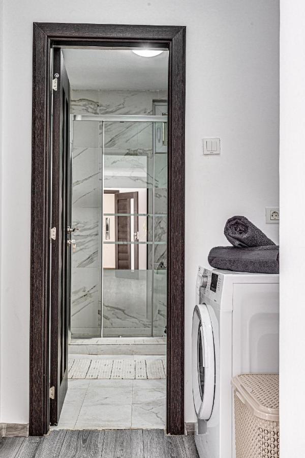 Gabriel Apartment Arad Kültér fotó